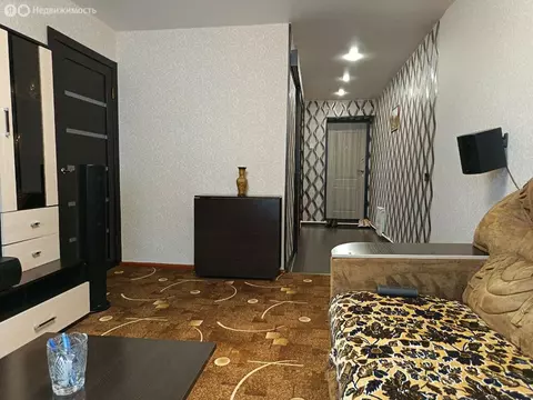 3-комнатная квартира: Чернокоровское, Комсомольская улица, 38 (55.4 м)