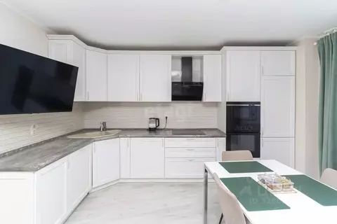 2-к кв. Тюменская область, Тюмень Широтная ул., 189к1 (79.0 м)