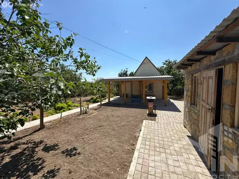 Дом в Республика Крым, городской округ Евпатория, посёлок городского ...