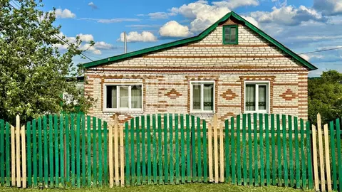 Дом в Пензенская область, Каменский район, с. Варваровка ул. Победы, ...