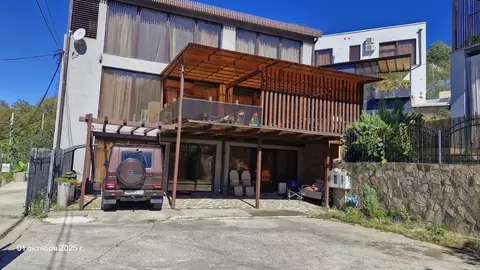 Дом в Краснодарский край, Сочи Каштановая ул., 9 (200 м)