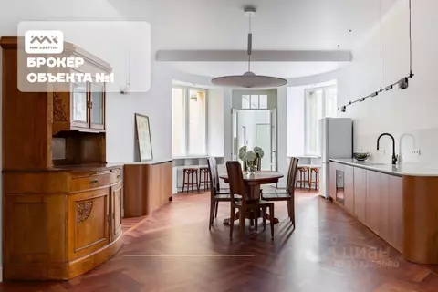 Квартира, 5 и более комнат, 217.3 м