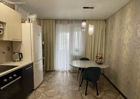 3-комнатная квартира: Челябинск, улица Братьев Кашириных, 114 (65.5 м)