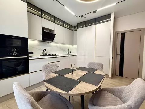 2-к кв. Татарстан, Казань ул. Николая Столбова, 1/3 (73.0 м)