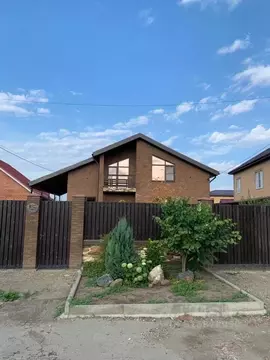 Таунхаус в Краснодарский край, Динской район, Новотитаровская ст-ца ...