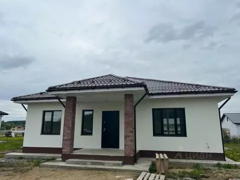 Дом в Свердловская область, Сысертский муниципальный округ, д. ...