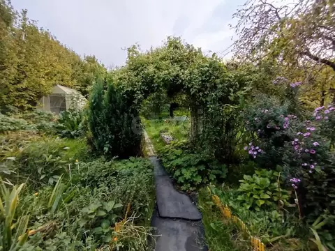 Участок в Калининградская область, Калининград Октябрьское СНТ, ул. ...