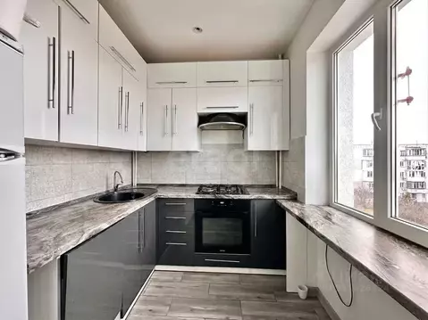 3-к кв. Севастополь просп. Октябрьской Революции, 89 (63.9 м)