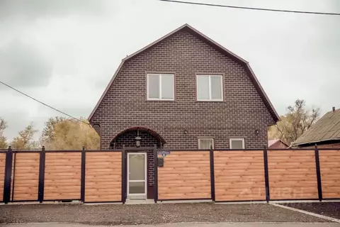 Дом в Саратовская область, Хвалынск ул. Чапаева, 8 (1 м)