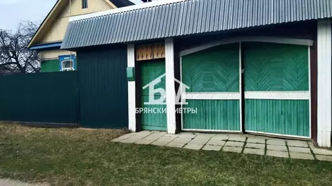 Дом в Брянская область, Суземский район, Холмечское с/пос, пос. ...