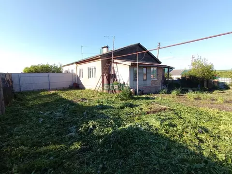 Дом в Пензенская область, Пензенский район, Богословский сельсовет, с. ...