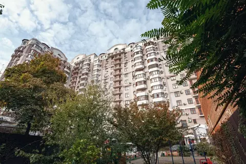 3-к кв. Краснодарский край, Краснодар Центральный мкр, ул. ...