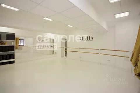 Помещение свободного назначения в Кемеровская область, Кемерово просп. ...