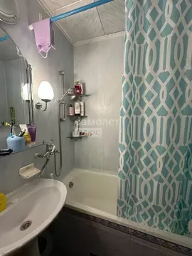 2-к кв. Волгоградская область, Волгоград ул. 8-й Воздушной Армии, 15А ...