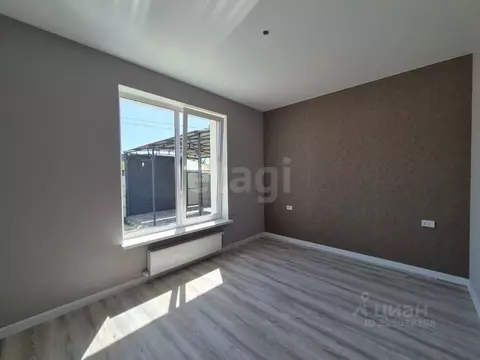 Дом в Крым, Симферопольский район, с. Мирное  (102 м)