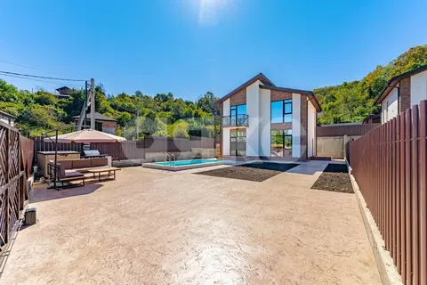 Дом в Краснодарский край, Сочи Нижняя Хобза мкр, ул. Нижнехобзинская, ...