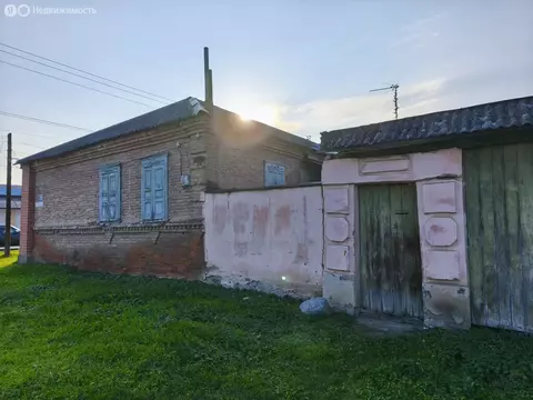 Дом в Ардон, Красноармейская улица, 19 (100 м)