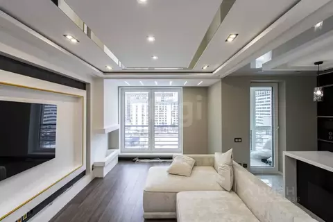 3-к кв. Тюменская область, Тюмень ул. 50 лет Октября, 57Б (82.5 м)