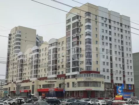 2-к кв. Омская область, Омск ул. 70 лет Октября, 13/3 (82.4 м)