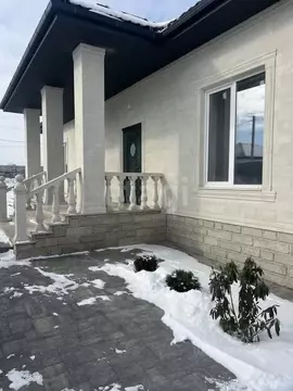 Дом в Белгородская область, Корочанский район, Мелиховское с/пос, с. ...