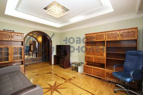 3-к кв. Омская область, Омск Ленинградская пл., 6 (65.2 м)