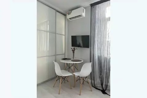 1-к кв. Тюменская область, Тюмень ул. Тимофея Чаркова, 8 (37.0 м)