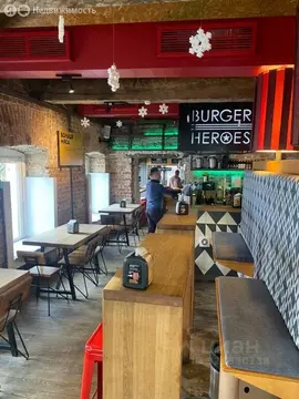 Торговая площадь (132 м)