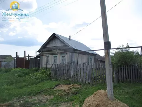 Дом в Ульяновская область, Мелекесский район, Тиинское с/пос, с. ...
