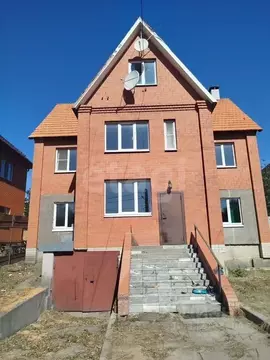 Дом в Воронежская область, Воронеж ул. 45-й Стрелковой Дивизии, 200 ...