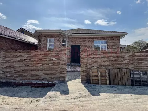 Дом в Ростовская область, Ростов-на-Дону Днепростроевская ул. (140 м)