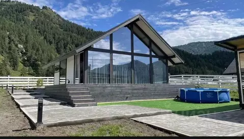 Дом в Алтай, Чемальский район Чемальский тракт, 13-й км, 57 (95 м)