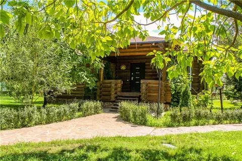 Дом в Архангельская область, Мезенский муниципальный округ, пос. Затон ...