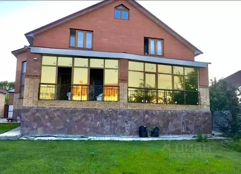 Дом в Самарская область, Самара пос. Рубежный, ул. Каштановая (450 м)