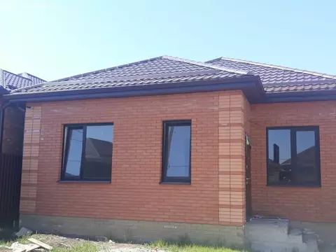 Дом в Ростов-на-Дону, Особенная улица (100 м)