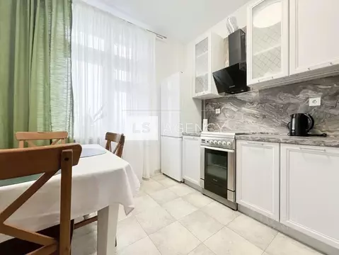 3-к кв. Санкт-Петербург Авиационная ул., 13 (80.0 м)