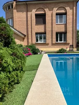 Дом в Самарская область, Новокуйбышевск ул. 2-я Набережная, 5 (250 м)