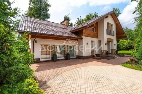 Дом в Москва д. Бурцево, Лесная Слобода кп,  (360 м)