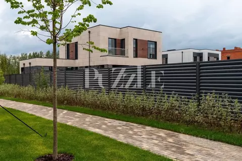 Дом в Московская область, Одинцовский городской округ, д. Лапино ш. ...