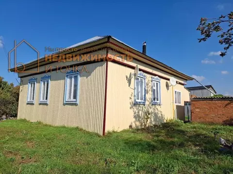 Дом в Башкортостан, Илишевский район, Базитамакский сельсовет, д. ...