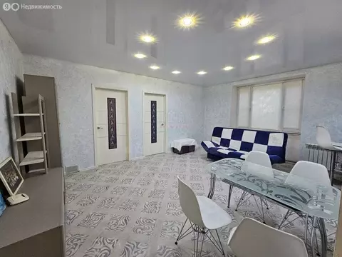 3-комнатная квартира: Севастополь, улица Надежды Краевой, 3 (52.7 м)