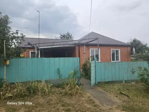 Дом в Краснодарский край, Лабинский район, Сладкий хут. Первомайская ...