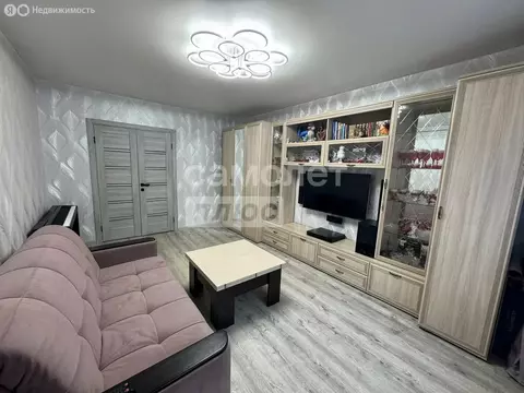 3-комнатная квартира: Энгельс, проспект Фридриха Энгельса, 6 (64.1 м)