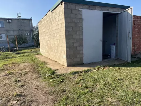 Гараж в Краснодарский край, Ейское городское поселение, пос. ...