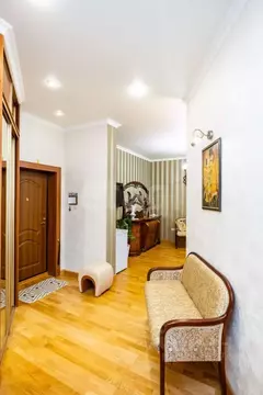 2-к кв. Ханты-Мансийский АО, Сургут Университетская ул., 7 (79.4 м)