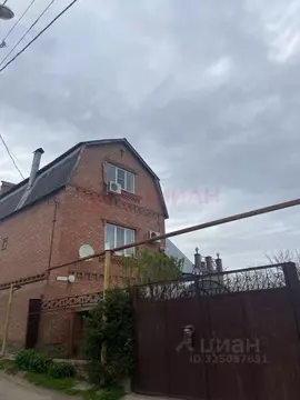 Дом в Ростовская область, Ростов-на-Дону Ветреный пер., 14 (220 м)