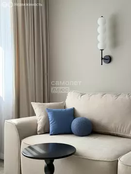 2-комнатная квартира: Челябинск, улица Братьев Кашириных, 106 (50 м)