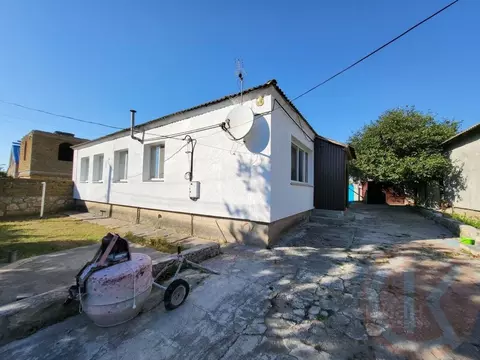 Дом в Крым, Черноморский район, с. Новосельское ул. Пионерская, 27А ...