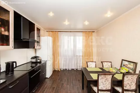 2-комнатная квартира: Тюмень, улица Льва Толстого, 64 (83.8 м)