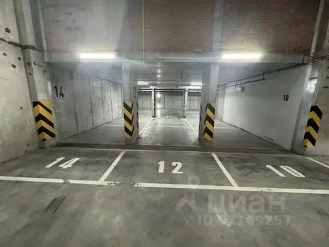 Гараж в Свердловская область, Екатеринбург ул. Азина, 31 (14 м)