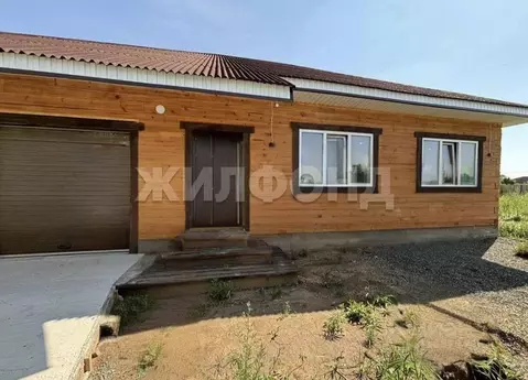 Дом в Хакасия, Усть-Абаканский район, пос. Тепличный ул. Мира (163 м)